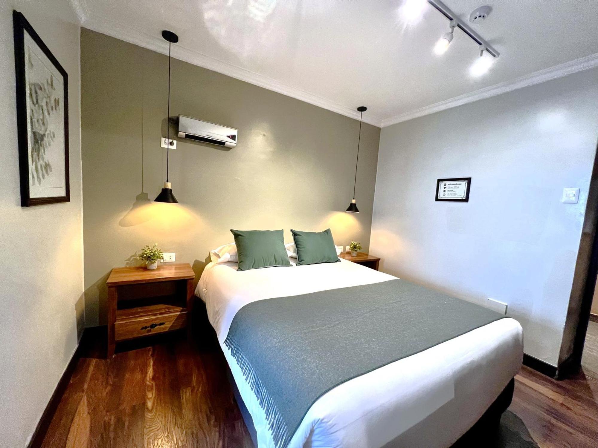 Hotel R Y R Pardo