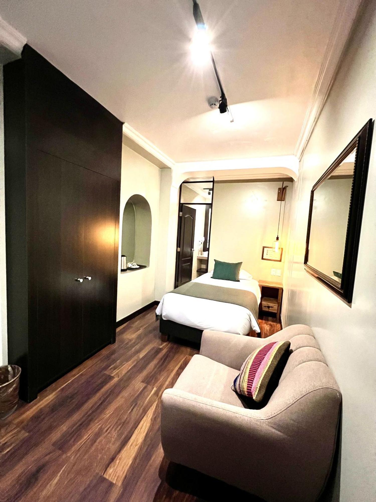 R Y R Pardo Hotel